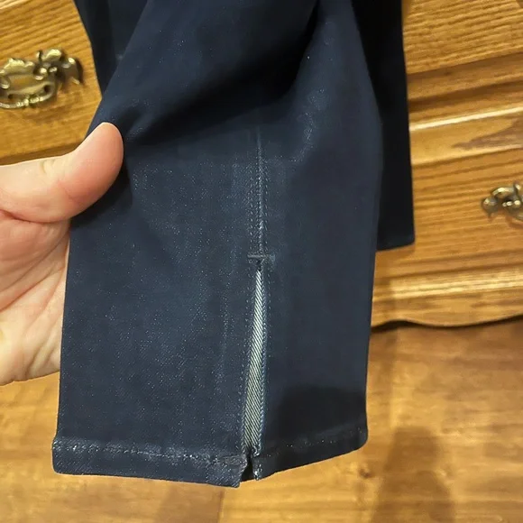 Beautiful Chicos pull on jeggings nwt. Size 8R - Picture 4 of 4